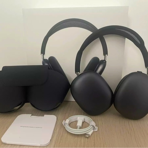 Apple Other - Apple AirPods Max Wireless Headset - Midnight (Like New)